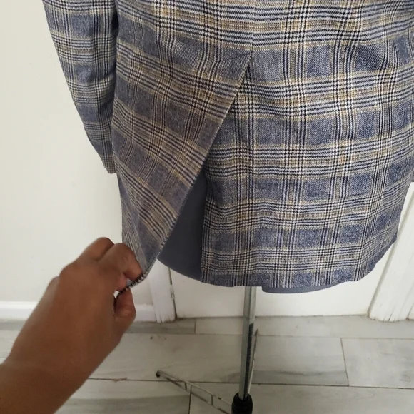 The Gigi Italia Men's Blue Plaid Wool Blazer w/ Mustard Velvet Trimming Size 48 - Picture 8 of 13